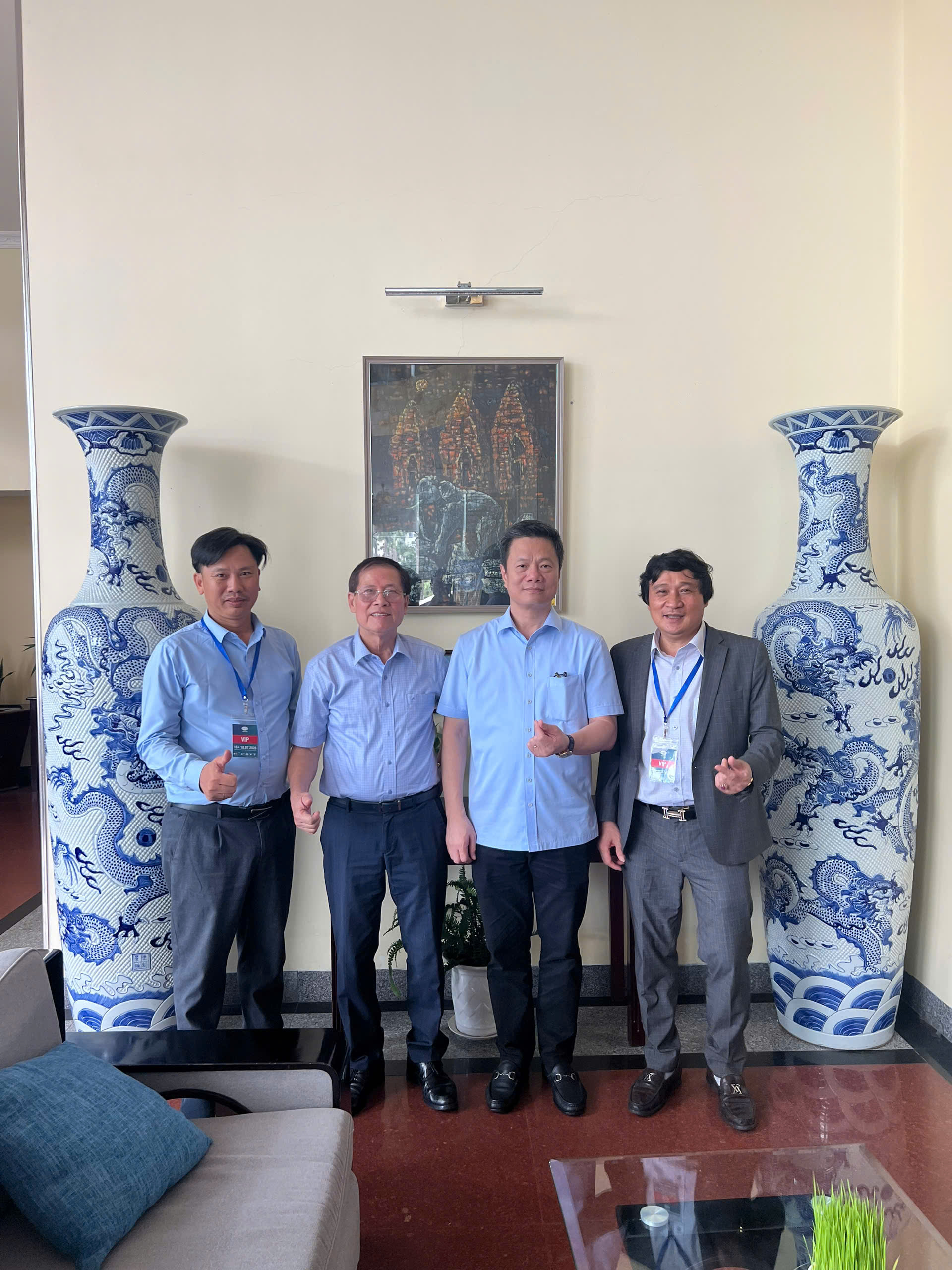 Bạn bè & Đối tác Lộc Hoàng An Tech